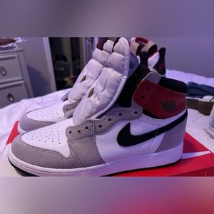 Air Jordan’s 1 Retro Smoke Grey